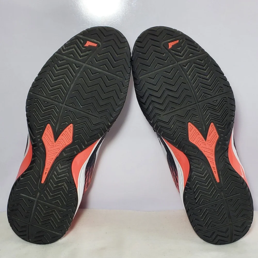 Diadora Women's Size 9 Blushield Speed 2 Sneakers.